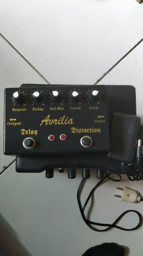 Dijual Murah Efek Gitar Delay Distortion Like New