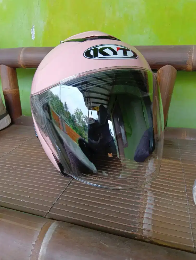 Helm KYT Kyoto pink