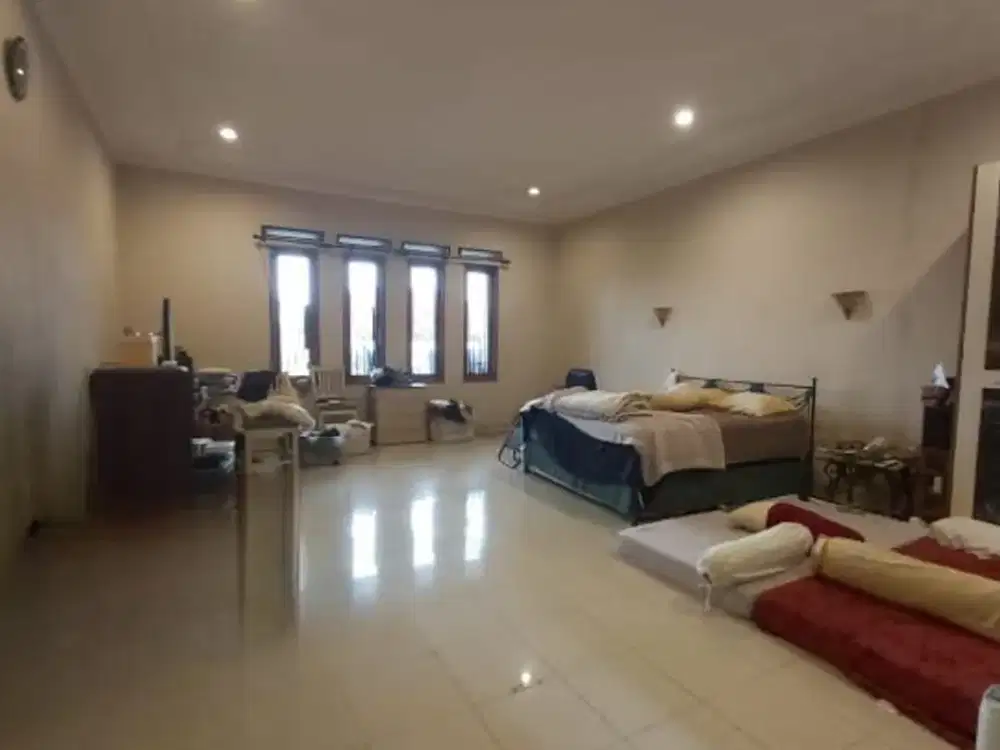 RUMAH BAGUS 2 LANTAI LOKASI STRATEGIS SIAP HUNI DI KOMPLEK DADALI BANDUNG