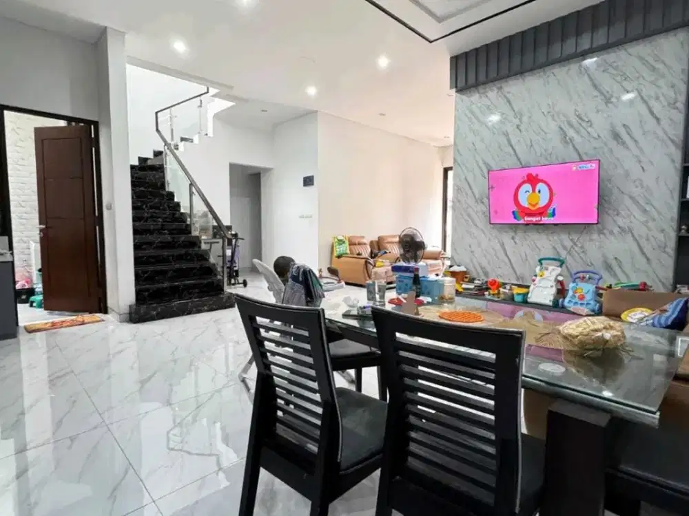RON.A3405 RUMAH BAGUS, FURNISH DI KLAMPIS SEMOLO TIMUR SIAP HUNI, MURAH