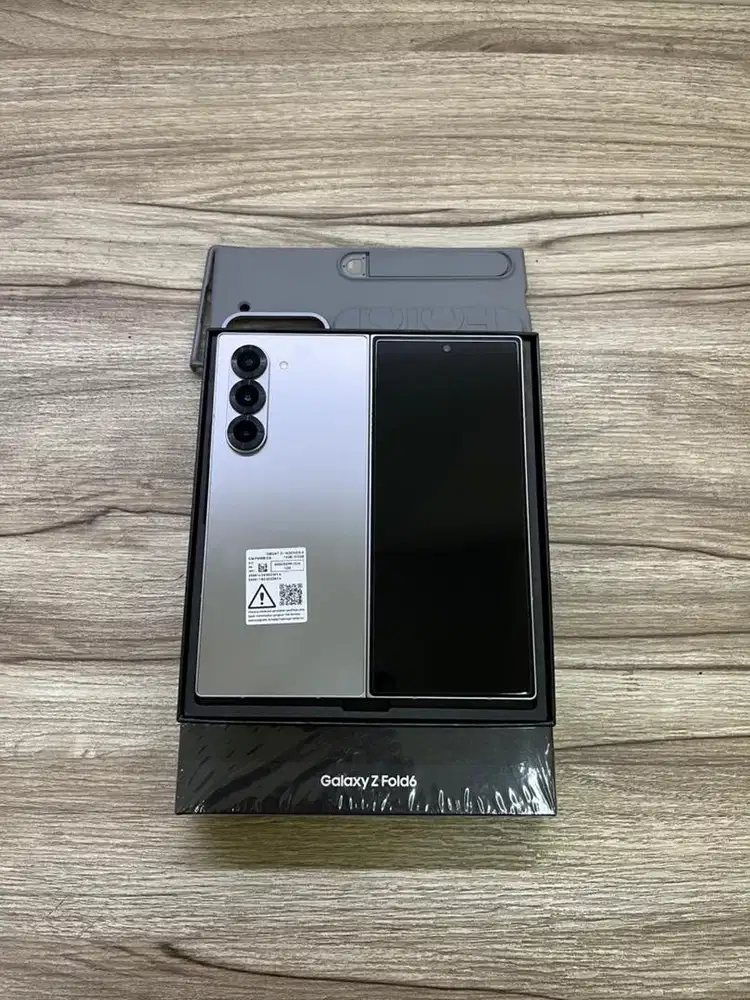 Samsung Z Fold 6 12/512GB sein like new mulus