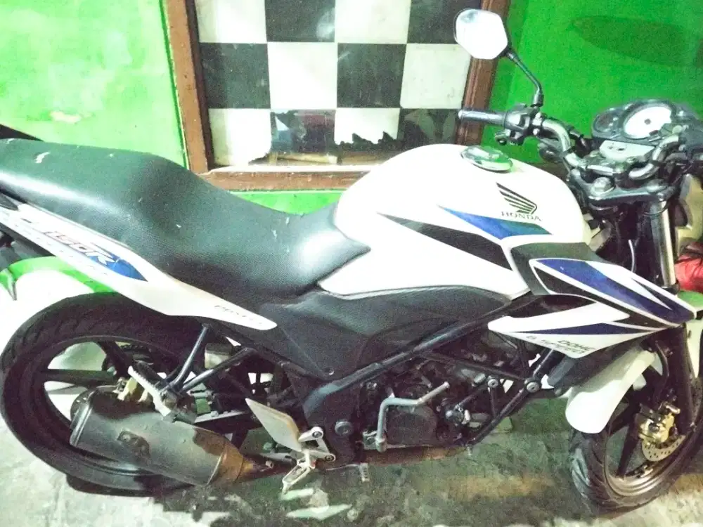 JUAL CEPAT MOTOR CB 150R (BU)