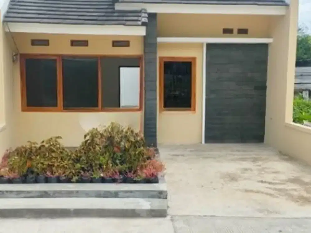 Rumah 11 unit dan ruko  1 unit siap huni di new Cluster Kutawaringin Bandung ..  Sangat dekat dengan kawasan pabrik dan pergudangan