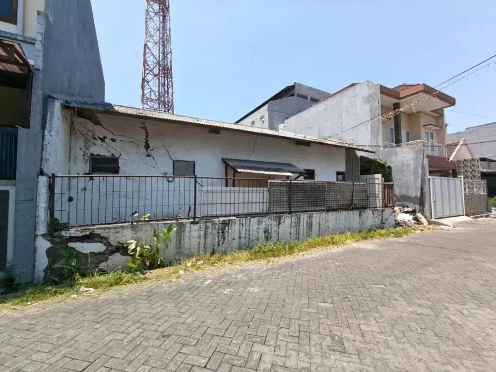 Dijual Gudang Hitung Tanah di Ploso Timur, Row Jalan 2,5 mobil, dekat Raya Kenjeran, Bisa untuk dipecah 2 jadi Rumah Hunian, Surabaya Timur