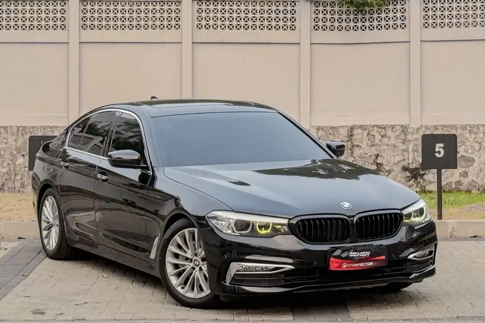 Bmw 530i 2.0 Luxury Line Twinturbo Sedan AT Matic 2018 Hitam Metalik.