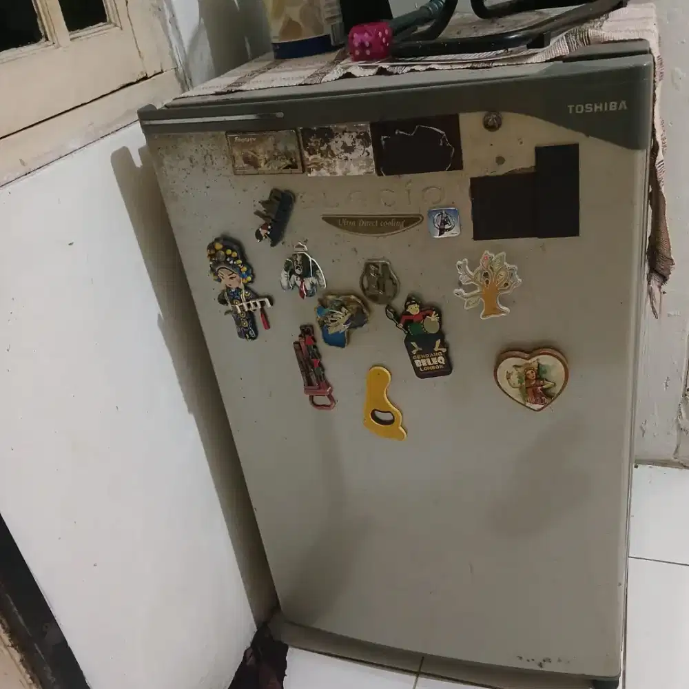 KULKAS TOSHIBA BEKAS