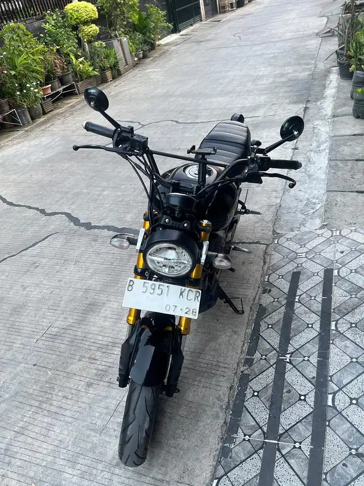 YAMAHA XSR 2023