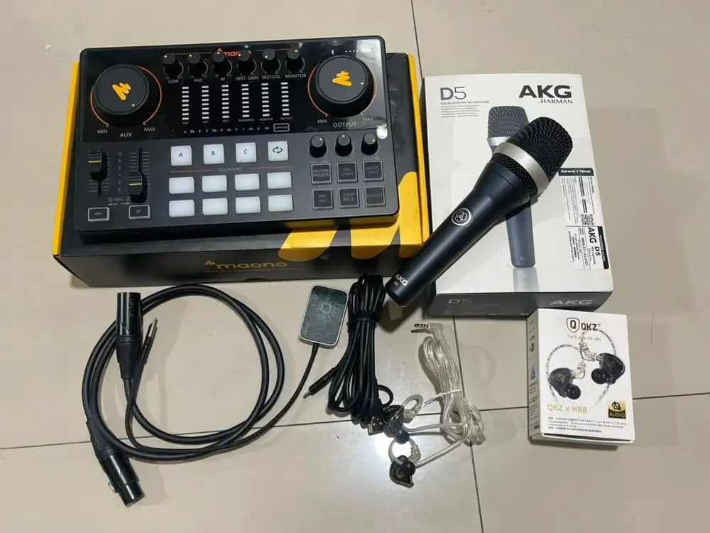 Paket Soundcard dan mic AKG D5 Dynamic