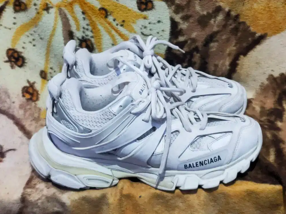 Sepatu balenciaga track uk 40