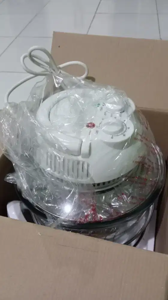 Jual aja nih OVEN MEREK HELOGEN