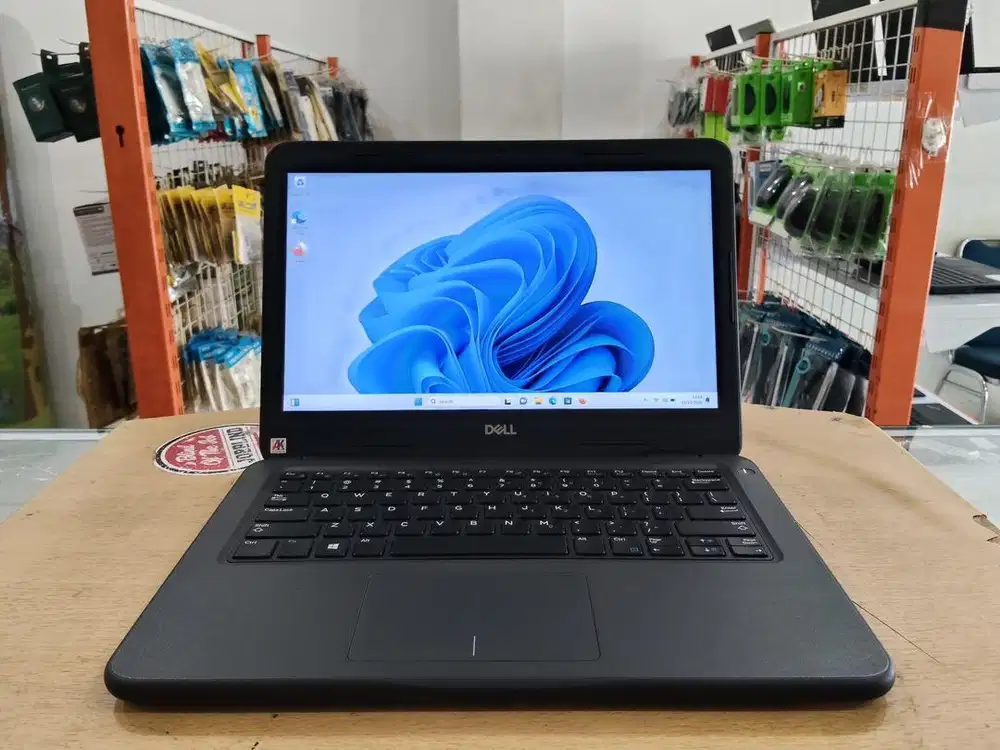 DELL Latitude E3310 Core i5Gen8 Ram 16GB SSD 256GB 13,3in Slim Mulus
