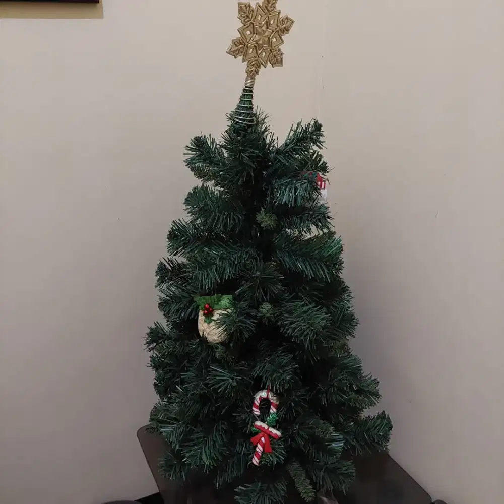 POHON NATAL DAN PERNIK ORNAMEN