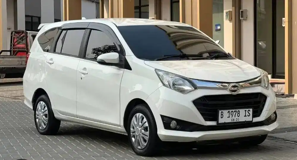 Sigra r mt 2016