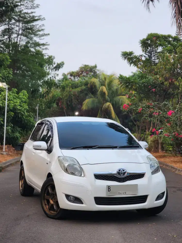 TOYOTA YARIS J MATIC 2010 LOW KM PAJAK HIDUP MULUSSS SIAP PAKAI