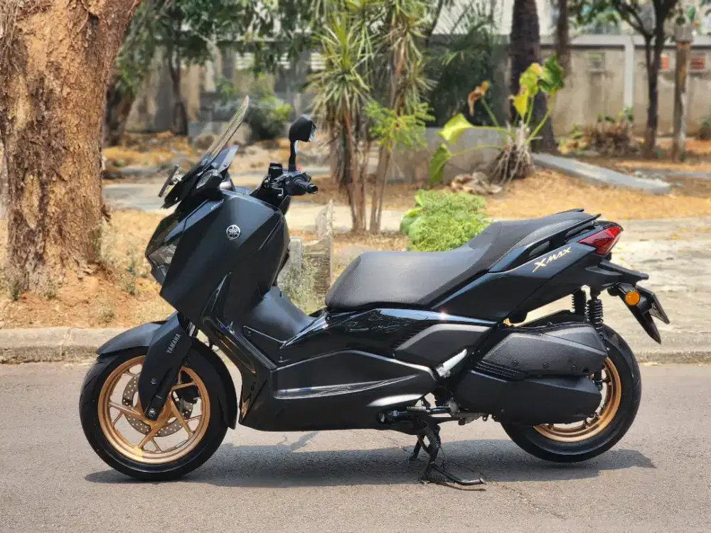 YAMAHA NEW XMAX 2023 CONNECTED LOW KM PAJAK ON MULUSSS SIAP TOURING