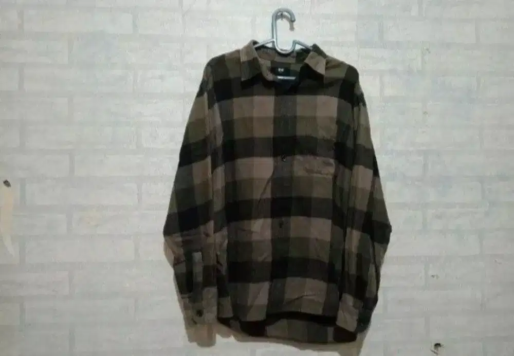 Paket bundling 5 kemeja flannel uniqlo original size S mulus