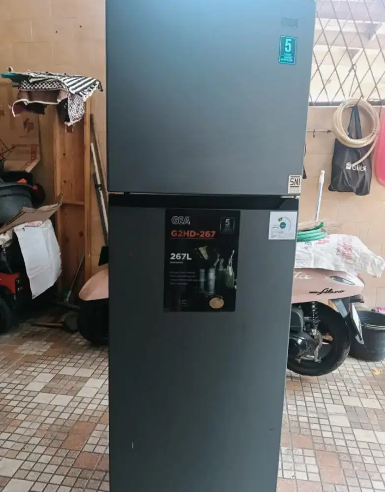 Jual borongan AC dua unit dan kulkas dua pintu
