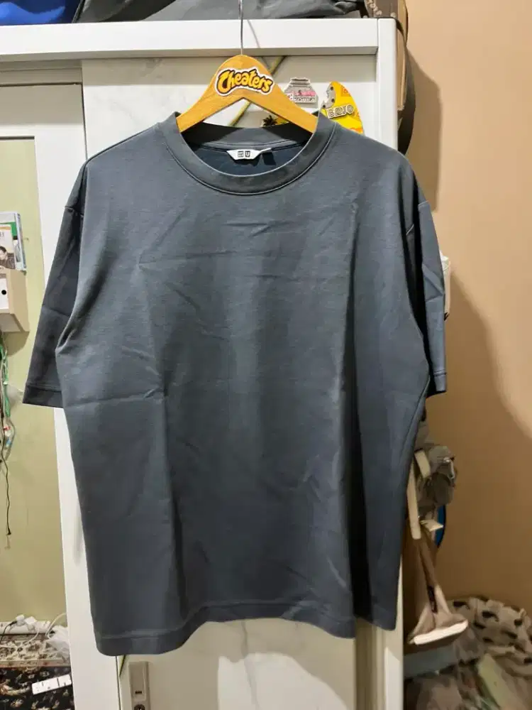 Uniqlo U Alrism size L original