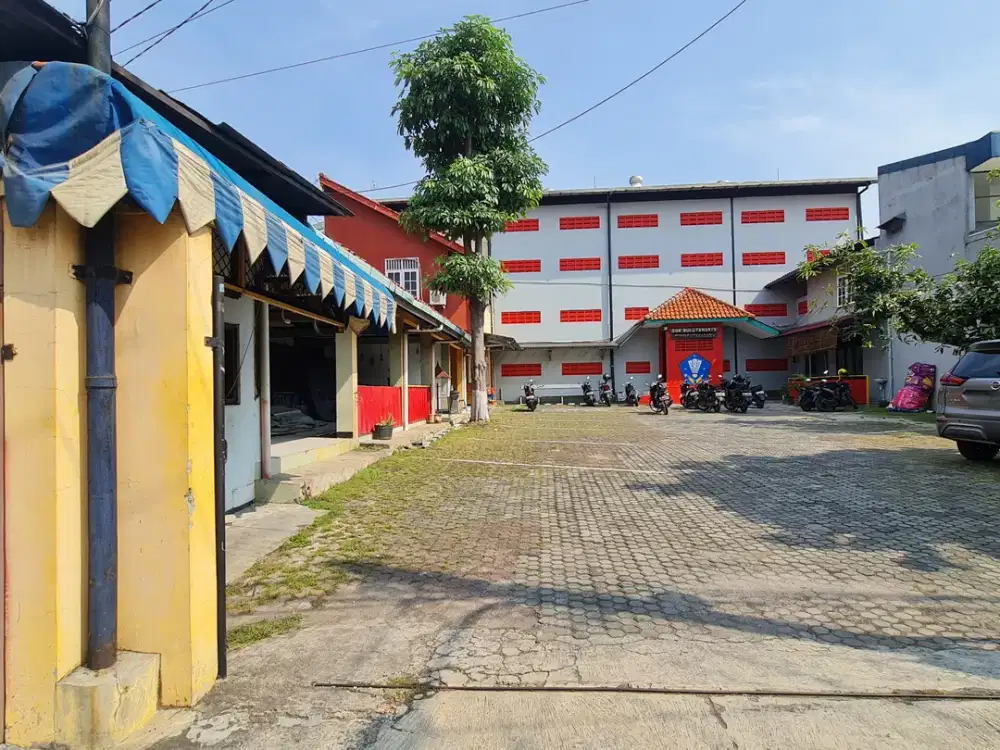Dijual Gedung Olahraga Bekasi Timur - 3 Lapangan Badminton, Lokasi Strategis