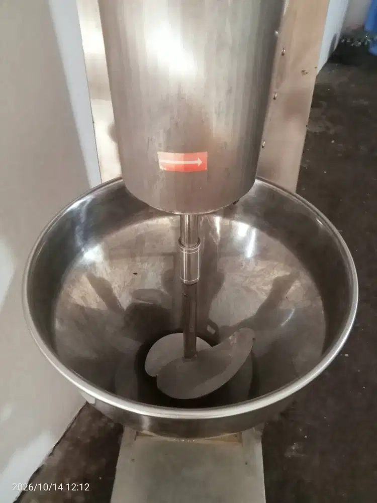 Mesin cetak pentol bakso