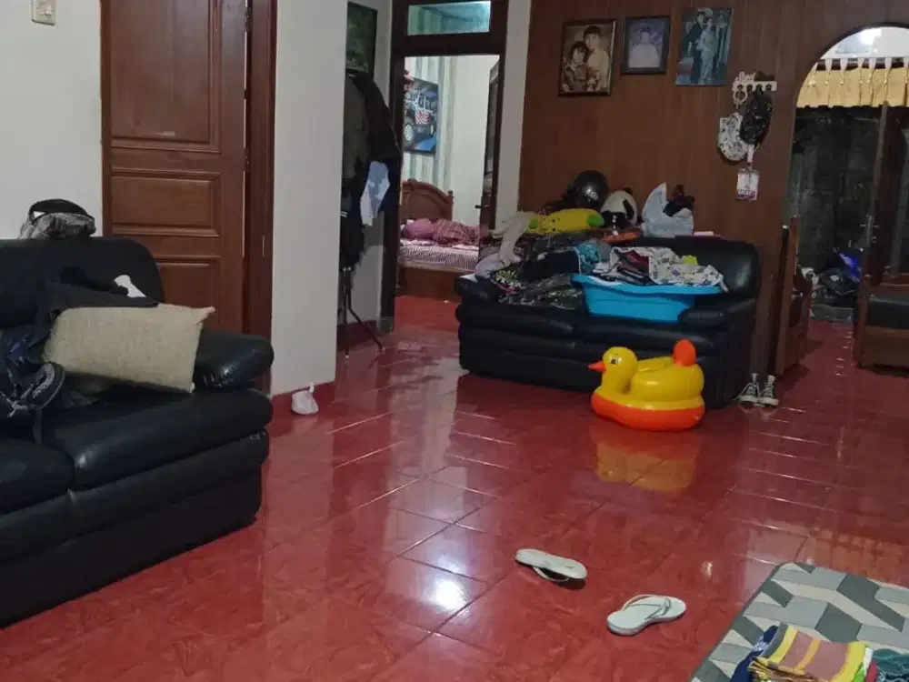 Rumah Pagarsih Bandung 2 Lantai, Carport masuk 4 mobil