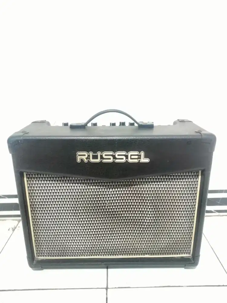 Ampli Gitar Russel