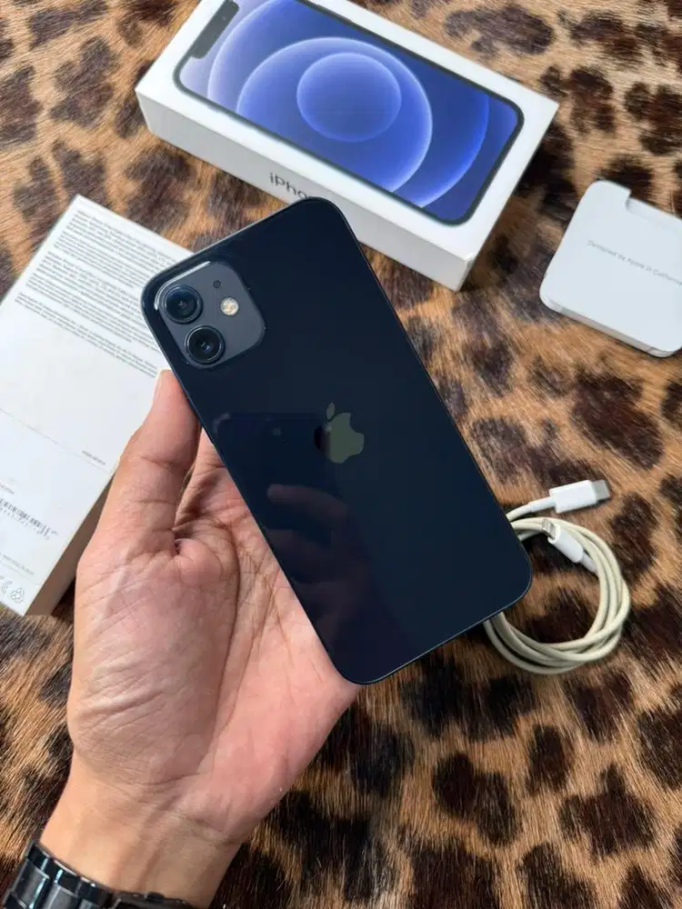 iPhone 12 128GB BH76 Resmi (Black)