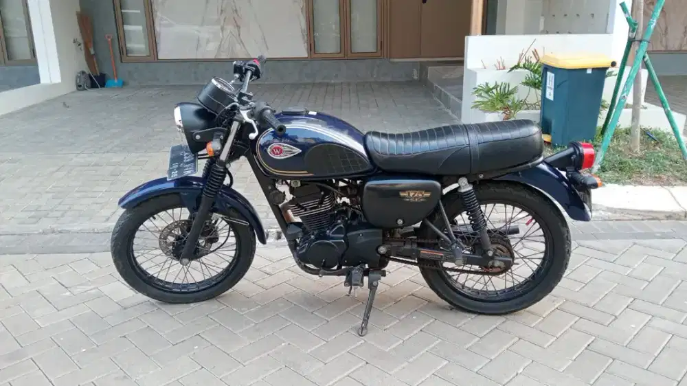 KAWASAKI W175 Biru