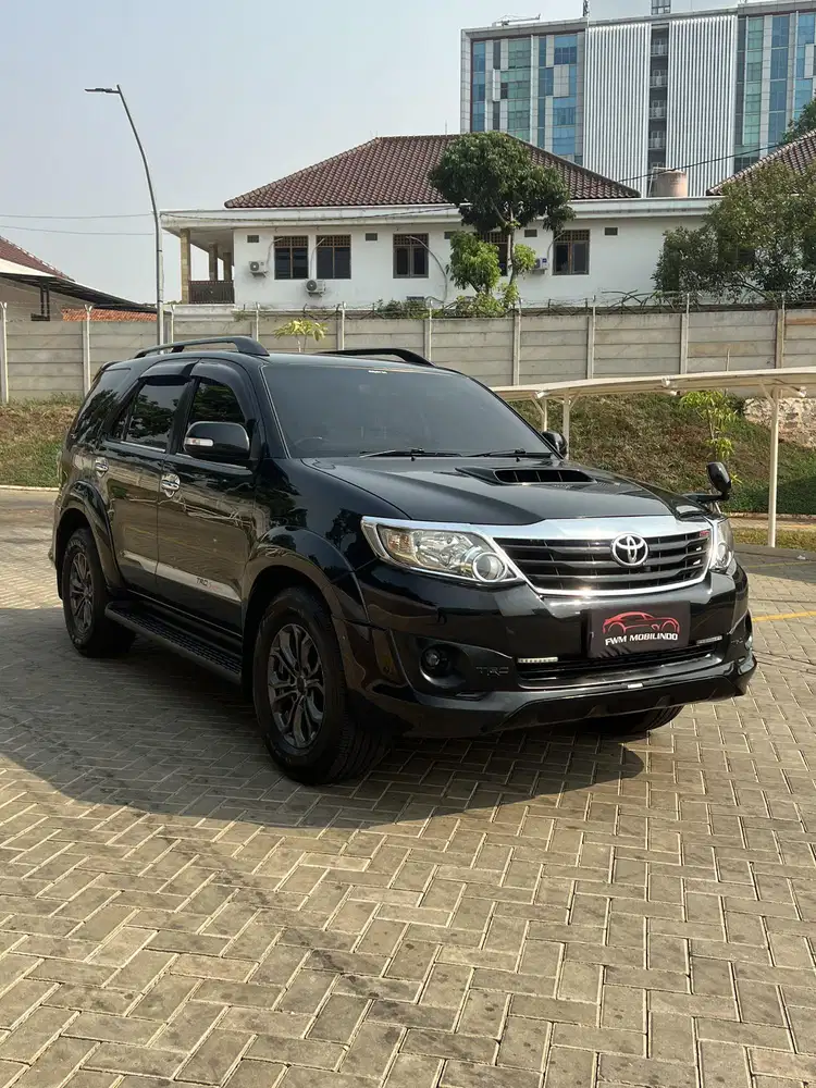 Toyota fortuner VNT TRD AT 2.5 solar 2012 hitam, termurah