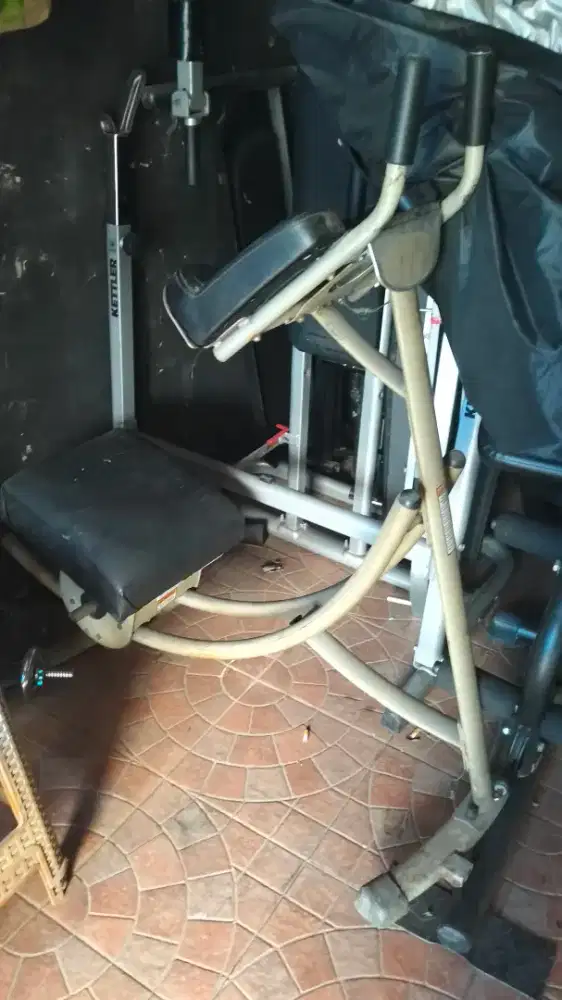 Alat olahraga. Ab coaster. Alat fitnes