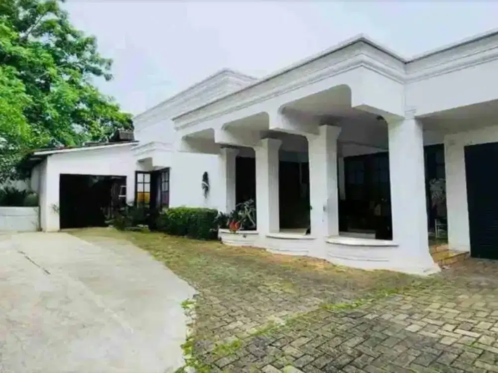 Rumah Asri Area Komersial Jl. Haji Abdul Majid, Cipete, Jakarta Selatan