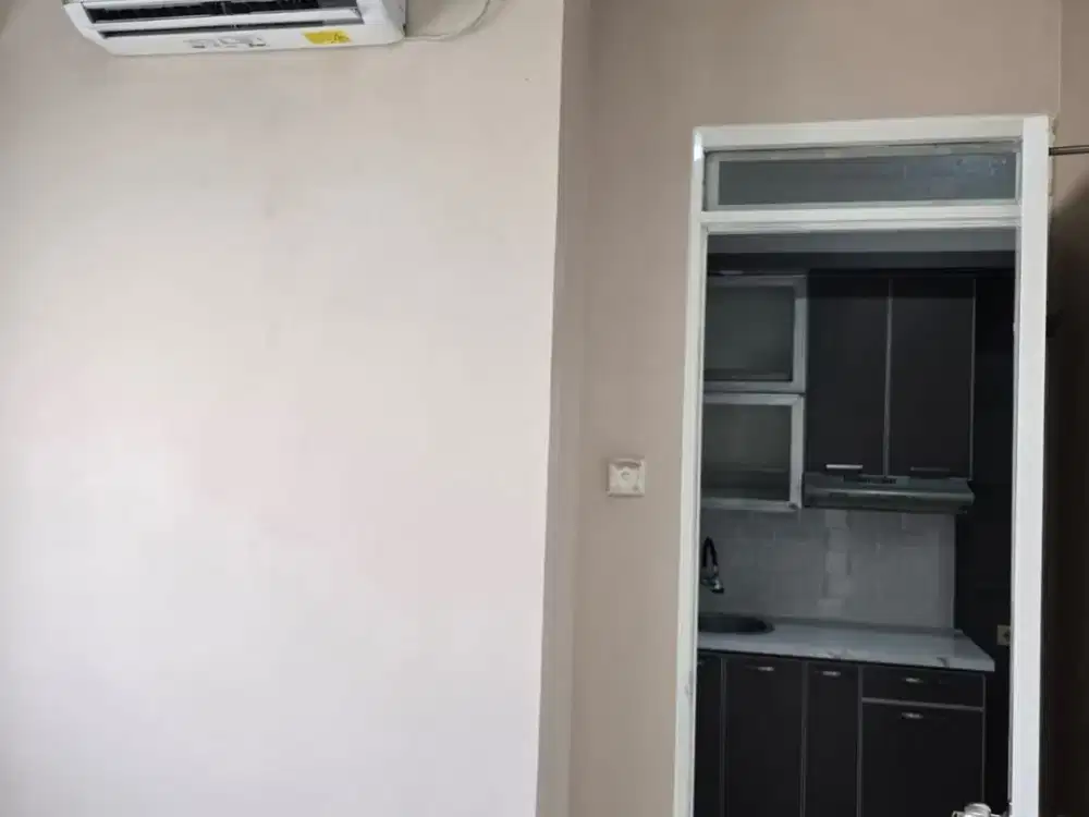 DIJUAL APARTEMEN NIAS RESIDENCE – TOWER GRAND EMERALD Apartemen Full Renovasi, Siap Huni dengan Harga Menarik