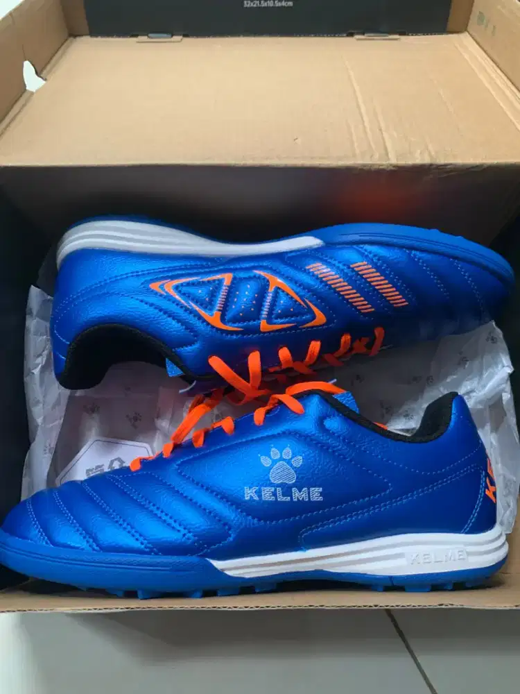 Sepatu Futsal Kelme