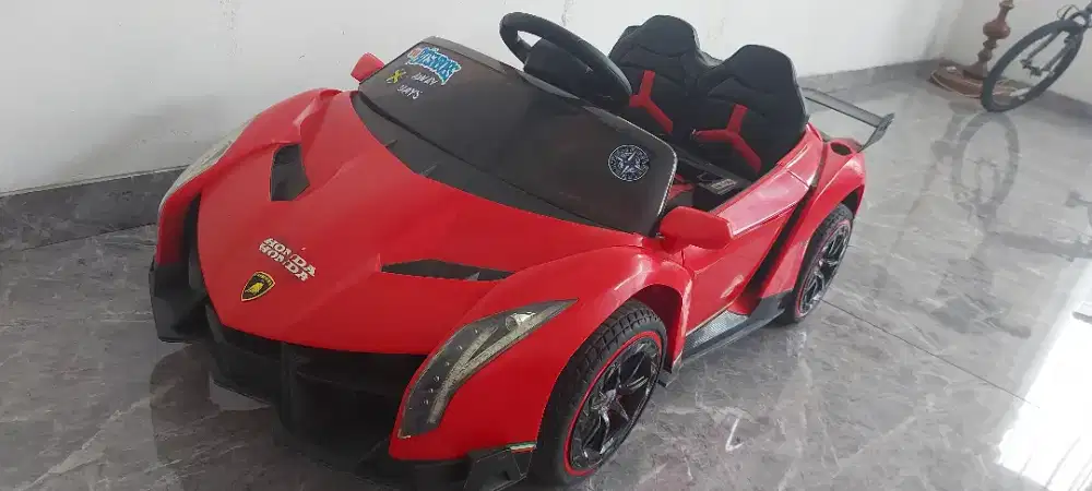 mobil aki anak model Lamborghini Veneno (Yukita 615B)