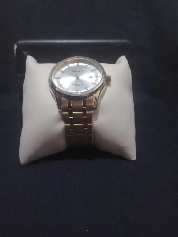 Jam tangan Alba
