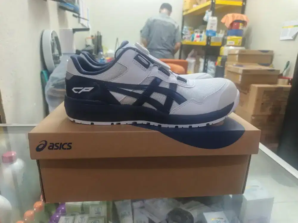 Sepatu Safety Asics CP209 BOA