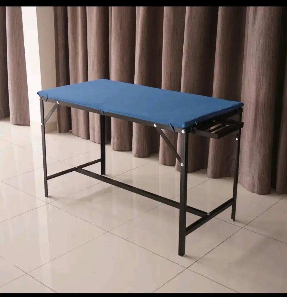 Meja Setrika Uap