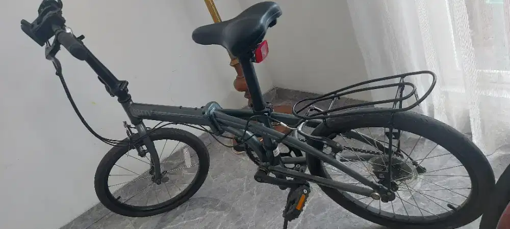 sepeda lipat Tern Link B7.