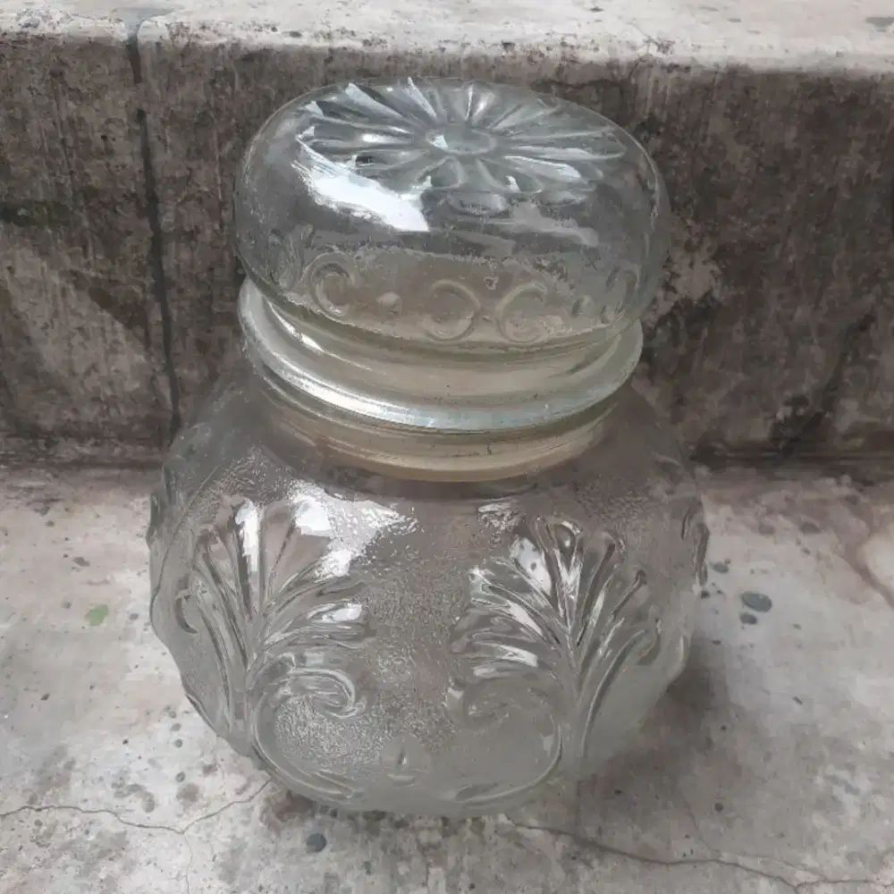 Toples kaca antik