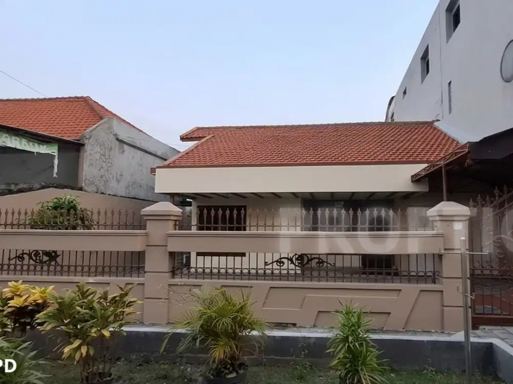 Rumah luas tenggilis kutisari semolowaru dekat tengah kota Surabaya - Crm221apd