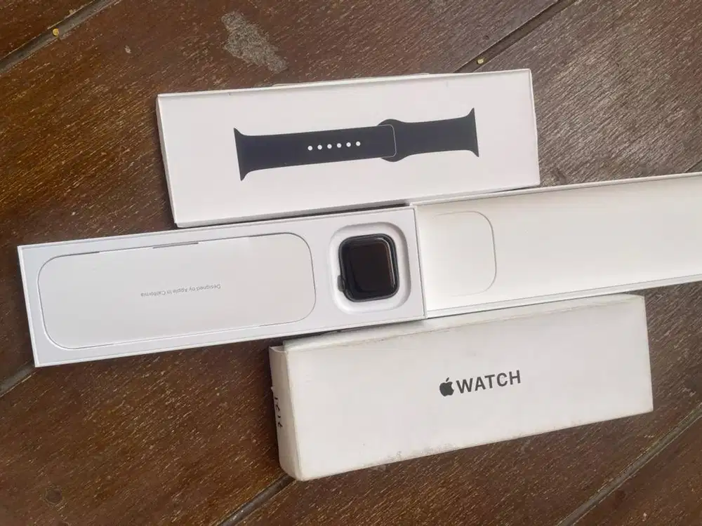 Apple watch series se 3 40mm black garansi