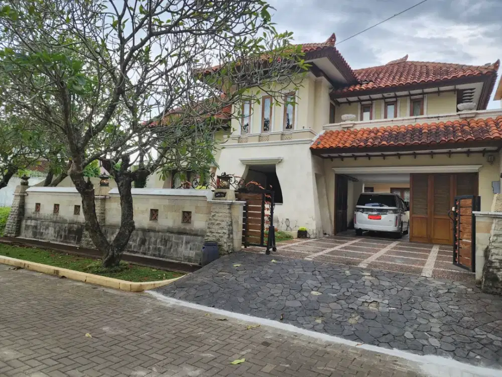 Rumah Lippo Karawaci Barat Tangerang Hadap Selatan