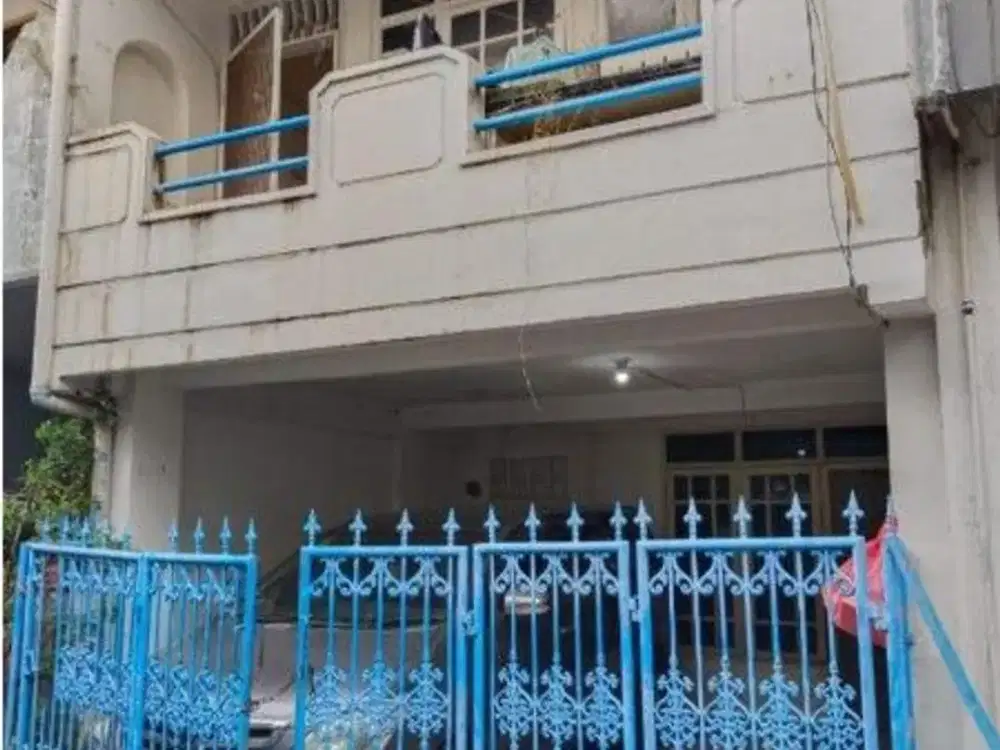 DIJUAL! Rumah Sunter 2 1/2 Lantai, Terdapat 5 Kamar Tidur Cocok untuk Keluarga Besar Anda