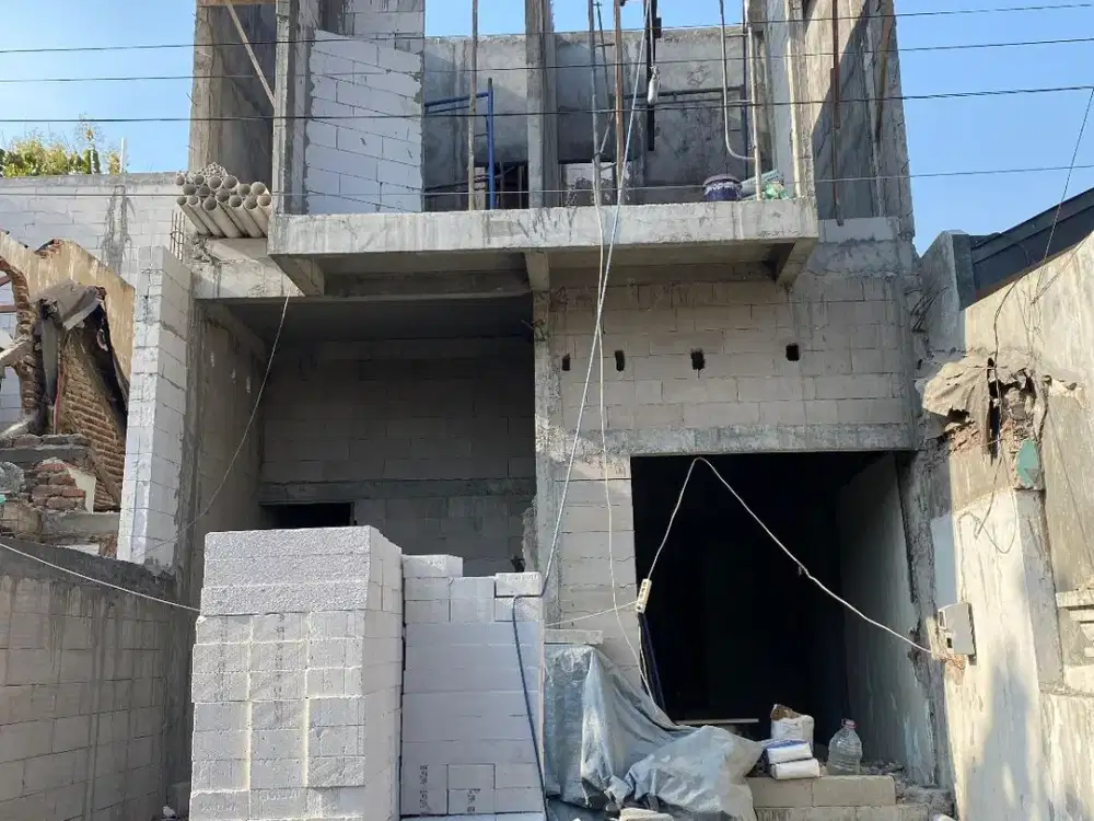 Bangunan On Progress, Dijual Rumah Baru di Rungkut, dekat  Kampus UPN & UINSA