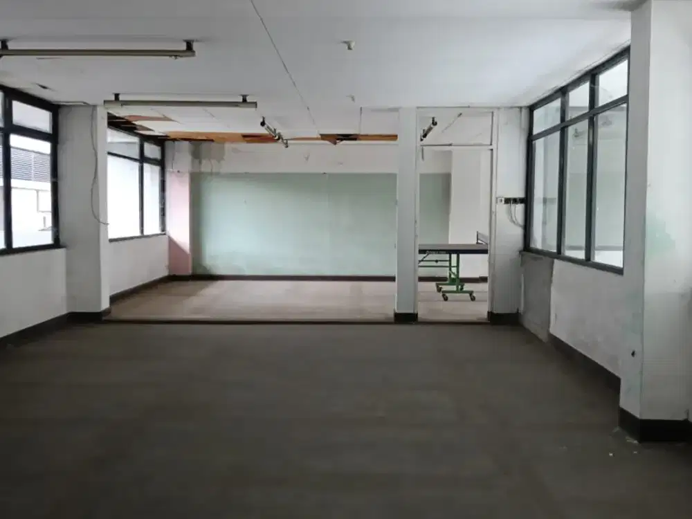DISEWAKAN RUANG USAHA 5 LANTAI, ada kantor + mess di SAYAP MOH RAMDHAN BANDUNG M