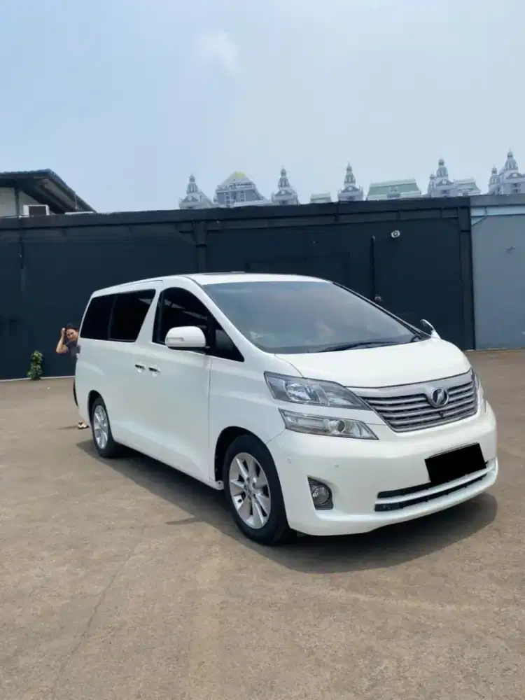 Toyota Vellfire 2.4 V Nik 2011