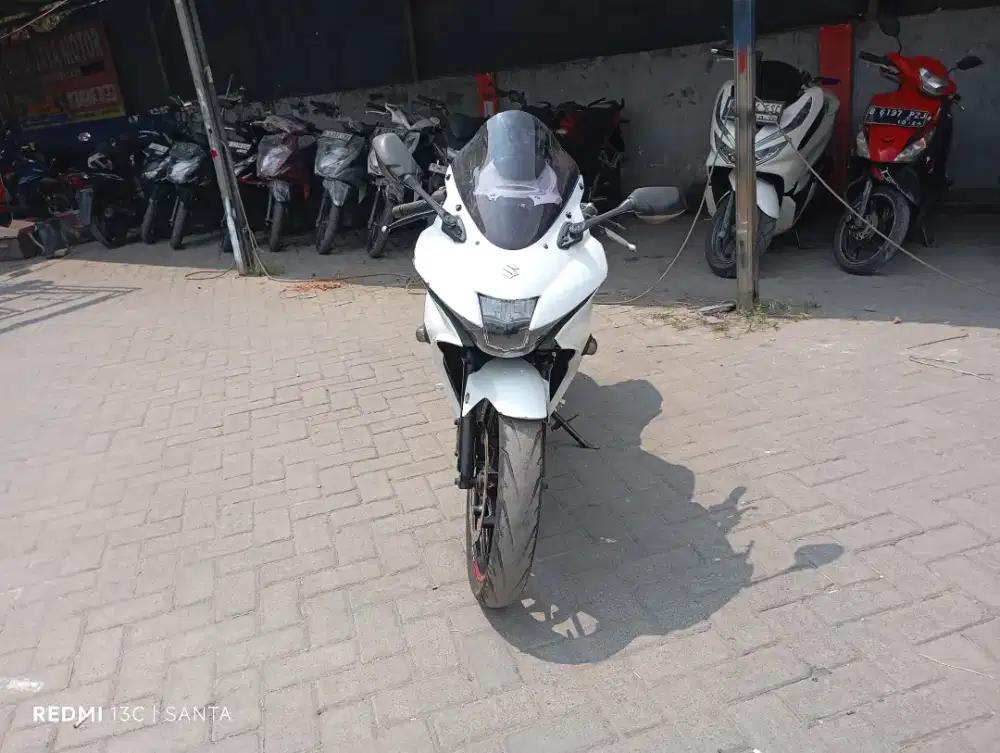 Suzuki GSX 150 Tahun 2017 Surat komplit