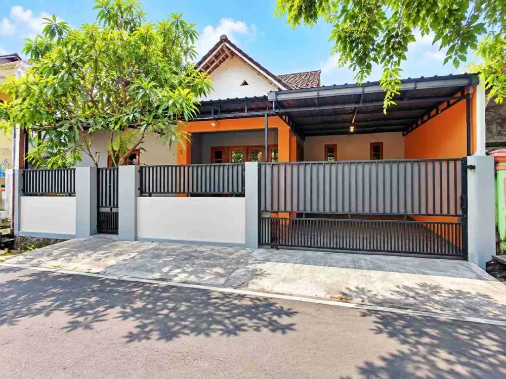 Rumah Bagus Cantik Siap Pakai Dekat Kampus UNISRI