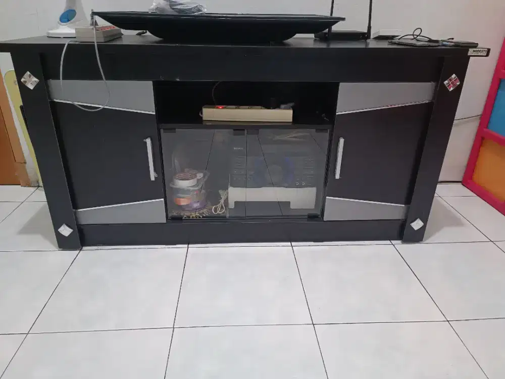 Rak Televisi  kayu