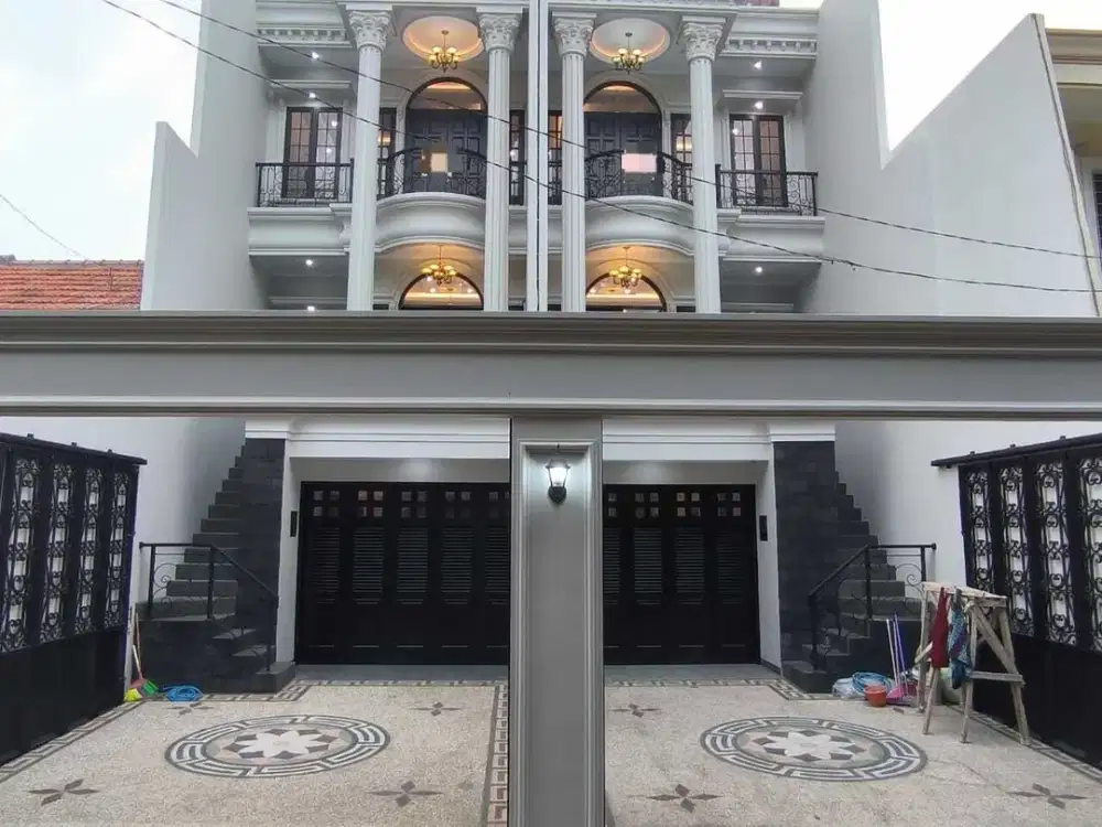 Dijual Rumah brandnew Eropa Classic di Pejaten Barat Jaksel